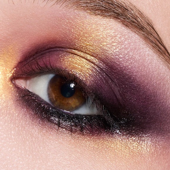 MAC Frost Eyeshadow in Goldmine - Discontinued - Picture 8 of 16